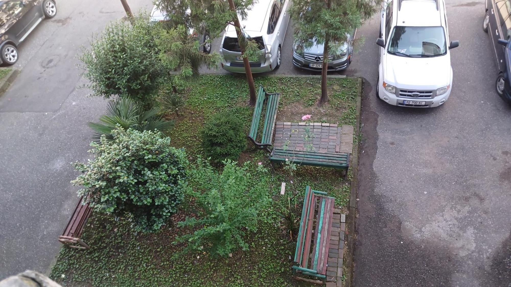 באטומי Bright And Cozy Apartment מראה חיצוני תמונה