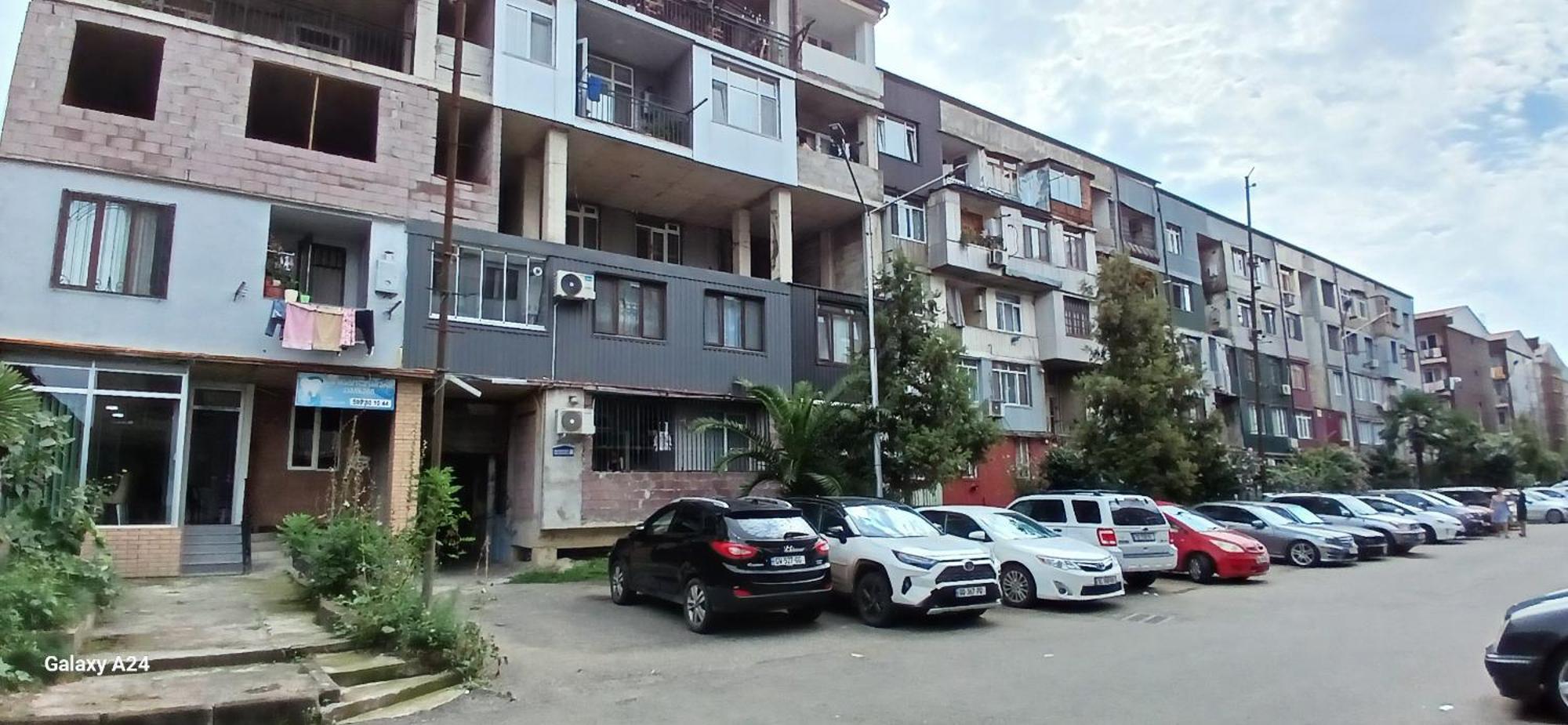 באטומי Bright And Cozy Apartment מראה חיצוני תמונה